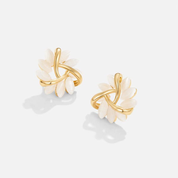Emilia Bloem Goud – sieraad van Alma Sieraden
