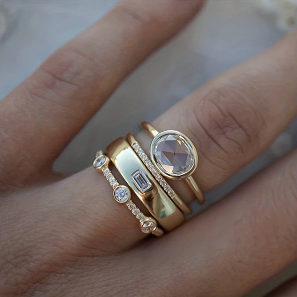 Vintage gouden zirkonring-set – sieradenset van Alma Sieraden